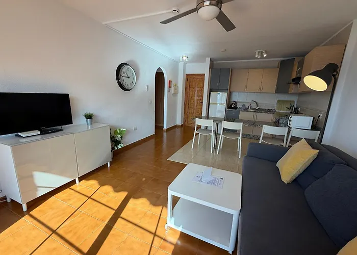 662 - Garden - 1 Bedroom With Terrace